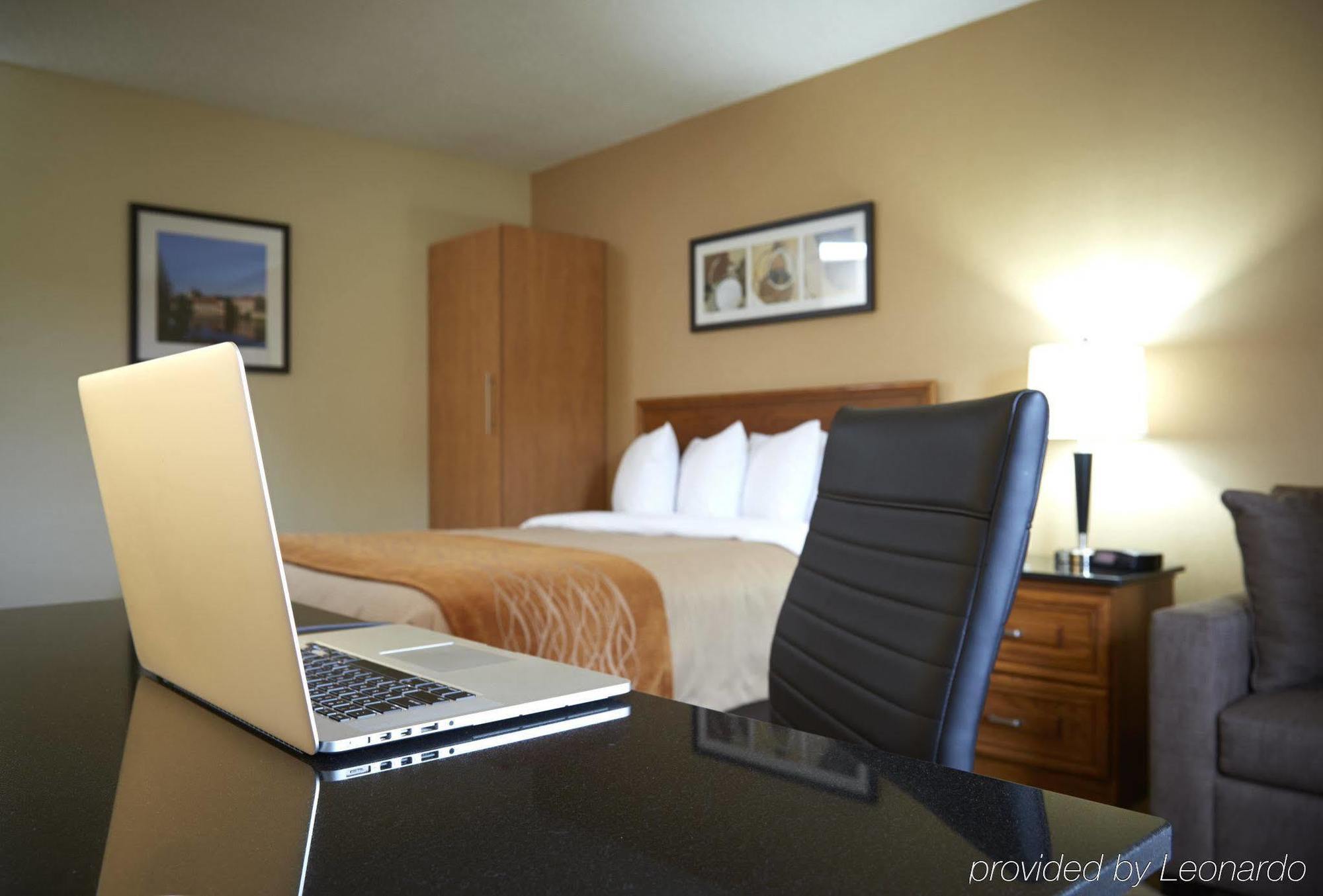 Comfort Inn Тимминс Экстерьер фото