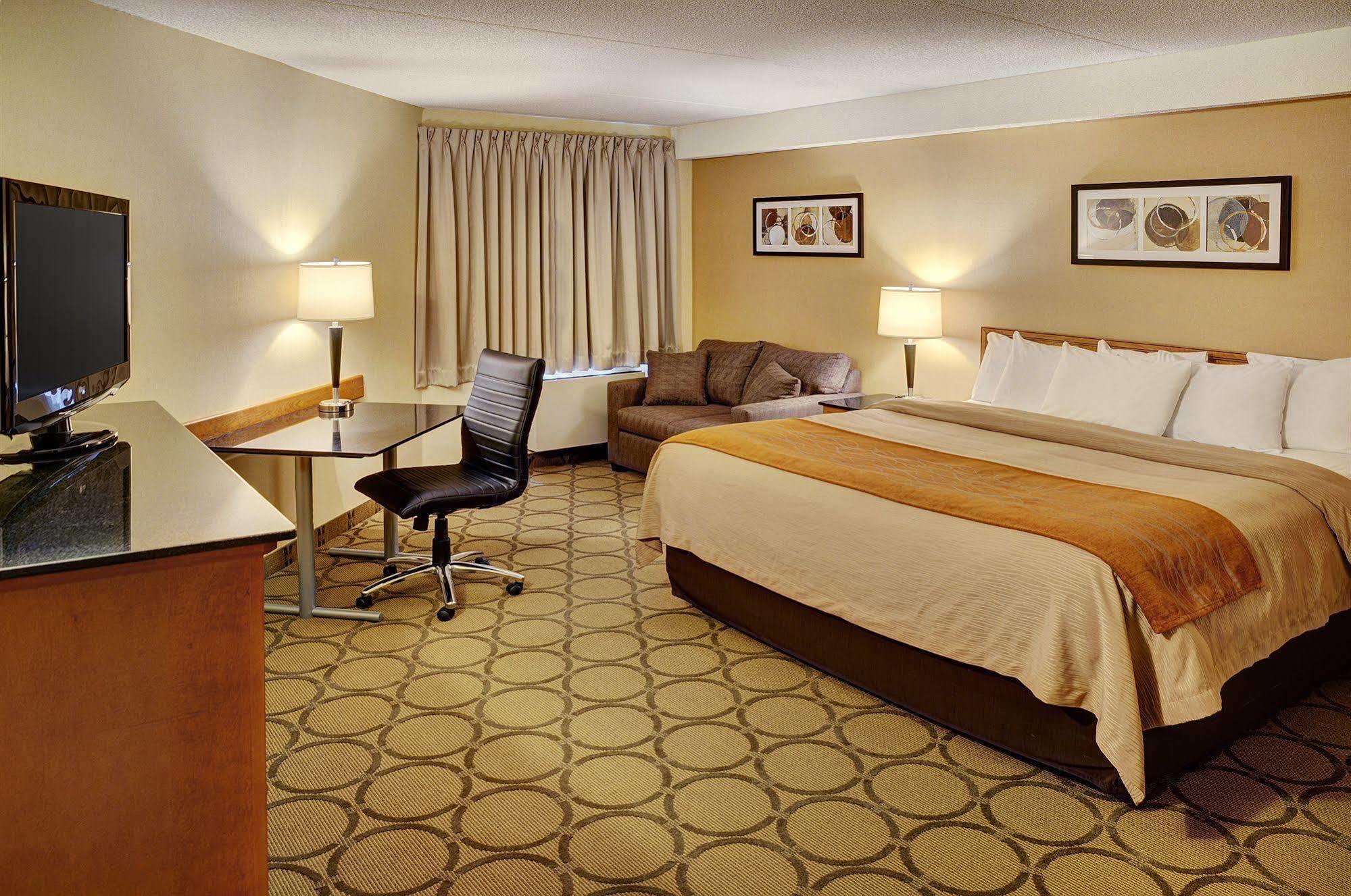 Comfort Inn Тимминс Экстерьер фото
