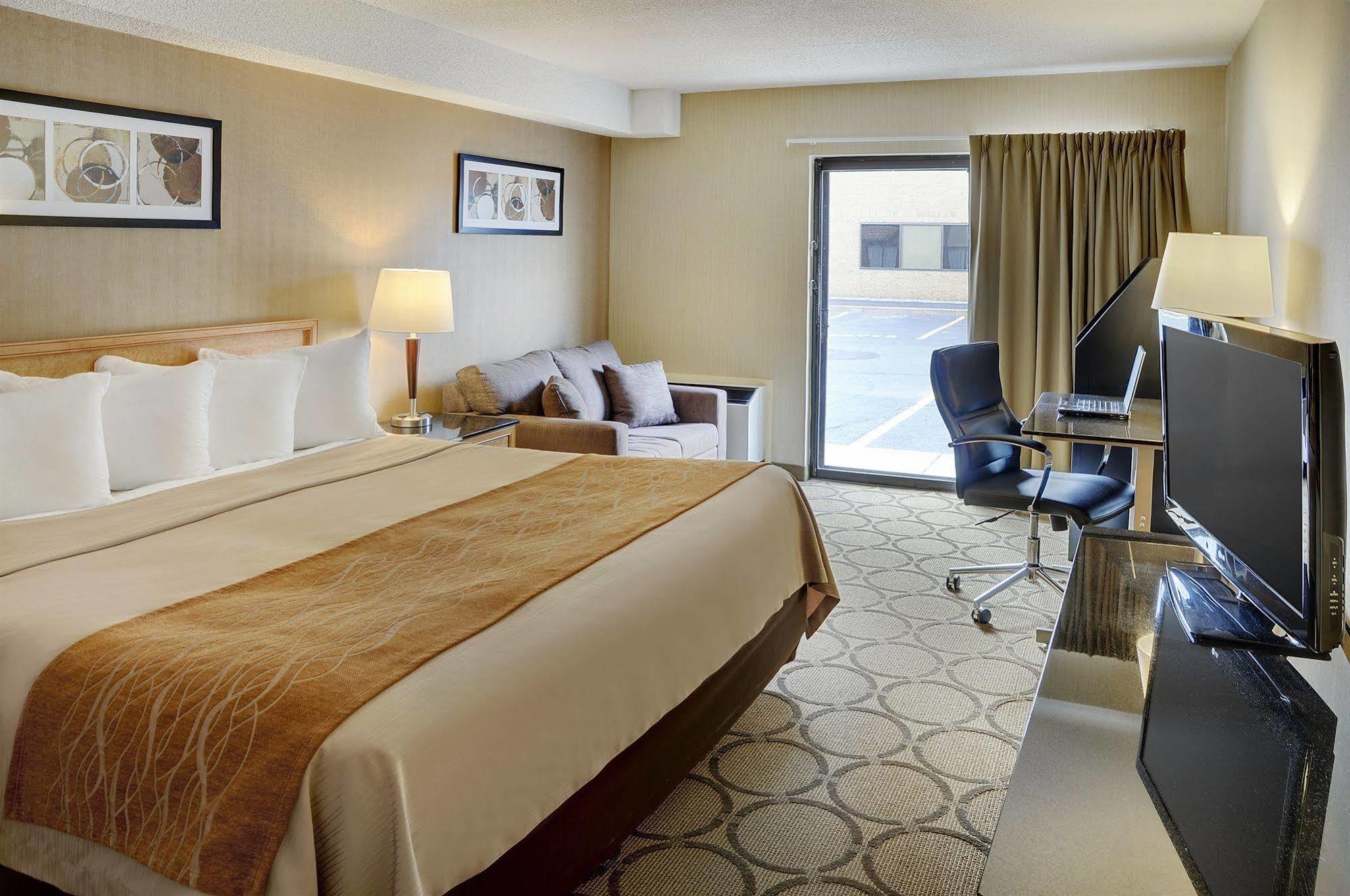 Comfort Inn Тимминс Экстерьер фото